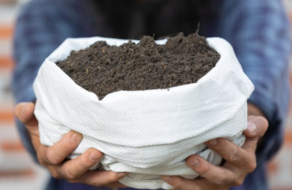 organic fertilizers help organic farms
